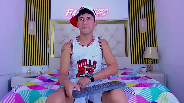 Sweet kevin1 online show from 12-22-25, 06:21