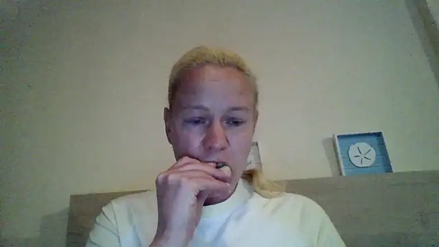 jennyblondeuk online show from 04-18-26, 07:58