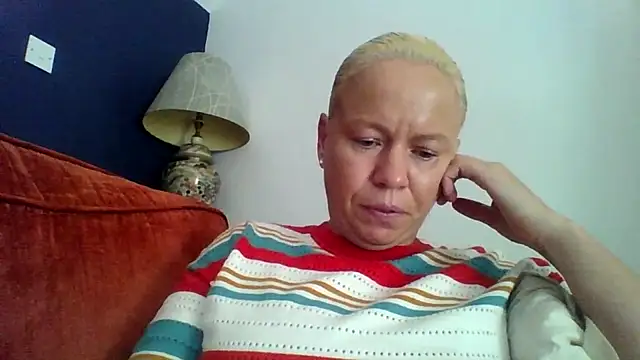 jennyblondeuk online show from 07-30-26, 03:22