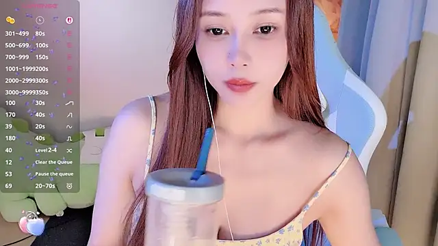Snapshot of Nana_2026 chatting on 06-24-26, 12:59 Nana 2026 online show from 06-24-26, 12:59