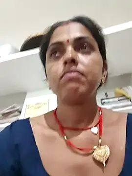 Snapshot of Mahima_rani34 chatting on 07-11-26, 05:15 Mahima rani34 online show from 07-11-26, 05:15