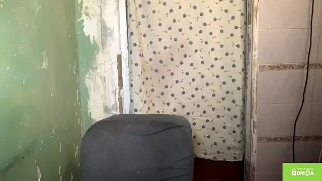 Snapshot of EstherKiester chatting on 01-09-26, 09:38 EstherKiester online show from 01-09-26, 09:38