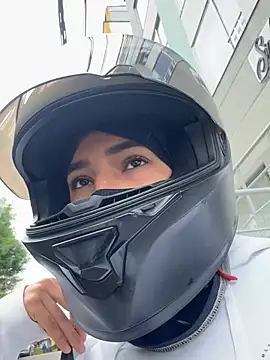 Snapshot of Ema_Rose_ chatting on 01-12-26, 05:07 Ema Rose online show from 01-12-26, 05:07