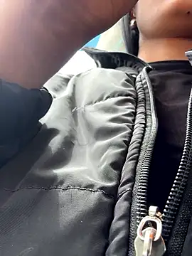 Snapshot of Ema_Rose_ chatting on 01-14-26, 04:23 Ema Rose online show from 01-14-26, 04:23