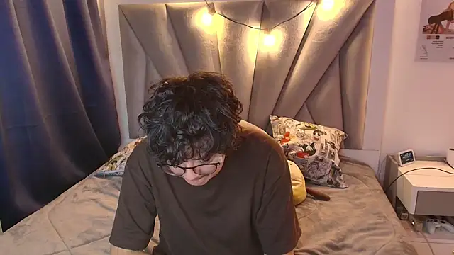 VelvetKai nom online show from 04-13-26, 02:39