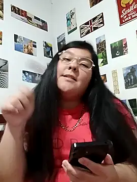 Snapshot of Lunaaaa_Hot chatting on 12-22-25, 04:09 Lunaaaa Hot online show from 12-22-25, 04:09