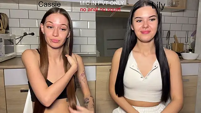 Snapshot of girls_secrets chatting on 01-08-26, 05:37 girls secrets online show from 01-08-26, 05:37