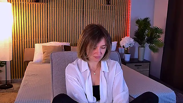 EmeraldGlow online show from 05-02-26, 02:33