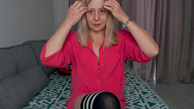 MiLenaMilf online show from 01-14-26, 07:58