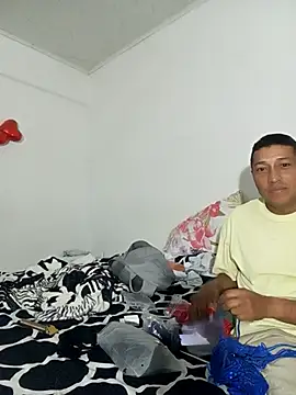 pareja latina1483 online show from 01-09-26, 02:25