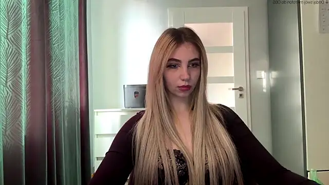 Snapshot of TeenLily chatting on 05-14-26, 04:25 TeenLily online show from 05-14-26, 04:25