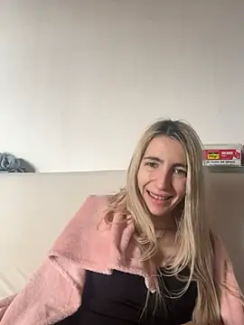 BarbieBlondieGirl online show from 01-11-26, 11:26