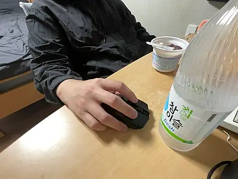 Snapshot of koreanbottom03 chatting on 01-11-26, 10:42 koreanbottom03 online show from 01-11-26, 10:42