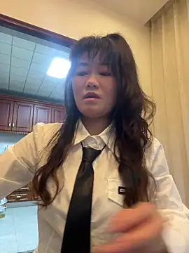 Molly-xiao online show from 04-12-26, 01:21