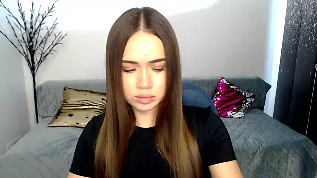 Snapshot of heiley_love chatting on 01-06-26, 10:52 heiley love online show from 01-06-26, 10:52