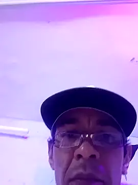 RealEl23 online show from 12-23-25, 01:03