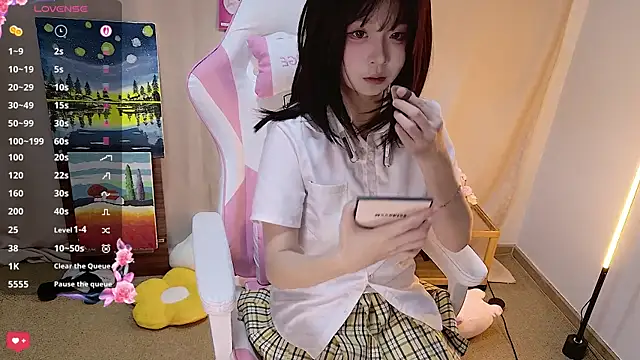 cuteqiqi online show from 04-21-26, 02:56