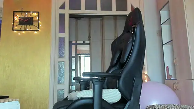 Snapshot of VeronikaDream chatting on 07-20-26, 10:50 VeronikaDream online show from 07-20-26, 10:50