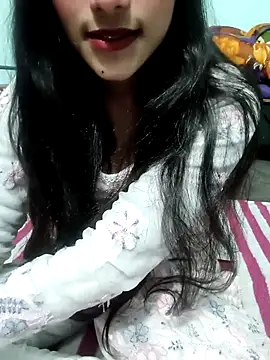 Snapshot of Yours-Zeenat chatting on 01-11-26, 05:56 Yours-Zeenat online show from 01-11-26, 05:56