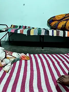 Snapshot of Yours-Zeenat chatting on 01-12-26, 08:30 Yours-Zeenat online show from 01-12-26, 08:30