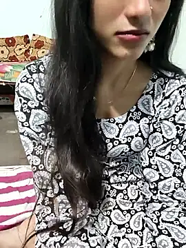 Yours-Zeenat online show from 02-22-26, 07:51