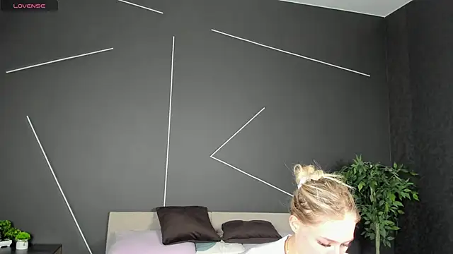 Snapshot of ChloeAlba chatting on 05-01-26, 03:11 ChloeAlba online show from 05-01-26, 03:11