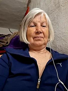 Snapshot of KlaudiaDarling chatting on 05-05-26, 06:49 KlaudiaDarling online show from 05-05-26, 06:49