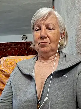 Snapshot of KlaudiaDarling chatting on 05-11-26, 02:45 KlaudiaDarling online show from 05-11-26, 02:45