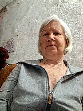 Snapshot of KlaudiaDarling chatting on 05-14-26, 09:21 KlaudiaDarling online show from 05-14-26, 09:21