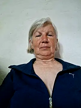 Snapshot of KlaudiaDarling chatting on 05-15-26, 09:27 KlaudiaDarling online show from 05-15-26, 09:27