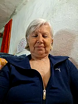 Snapshot of KlaudiaDarling chatting on 05-18-26, 05:24 KlaudiaDarling online show from 05-18-26, 05:24