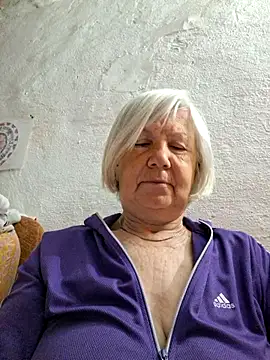 Snapshot of KlaudiaDarling chatting on 05-19-26, 02:29 KlaudiaDarling online show from 05-19-26, 02:29