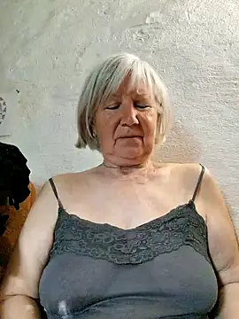 Snapshot of KlaudiaDarling chatting on 05-21-26, 03:30 KlaudiaDarling online show from 05-21-26, 03:30