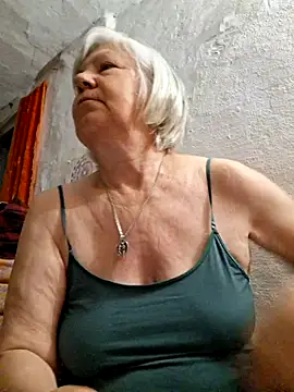 Snapshot of KlaudiaDarling chatting on 05-27-26, 02:19 KlaudiaDarling online show from 05-27-26, 02:19