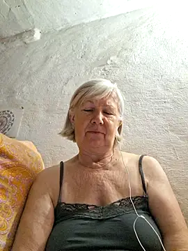 Snapshot of KlaudiaDarling chatting on 06-07-26, 06:33 KlaudiaDarling online show from 06-07-26, 06:33