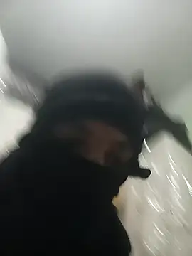 Snapshot of Zackttth chatting on 12-22-25, 05:21 Zackttth online show from 12-22-25, 05:21