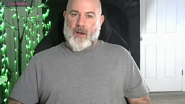 XJJ77x online show from 02-17-26, 01:13