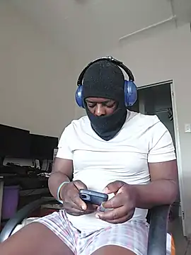 Snapshot of Bra-G chatting on 06-11-26, 05:49 Bra-G online show from 06-11-26, 05:49