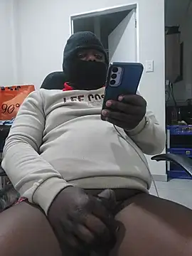 Snapshot of Bra-G chatting on 06-29-26, 06:41 Bra-G online show from 06-29-26, 06:41
