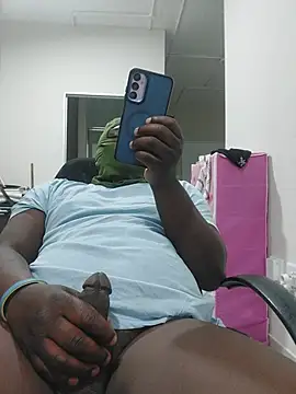 Snapshot of Bra-G chatting on 07-14-26, 04:50 Bra-G online show from 07-14-26, 04:50