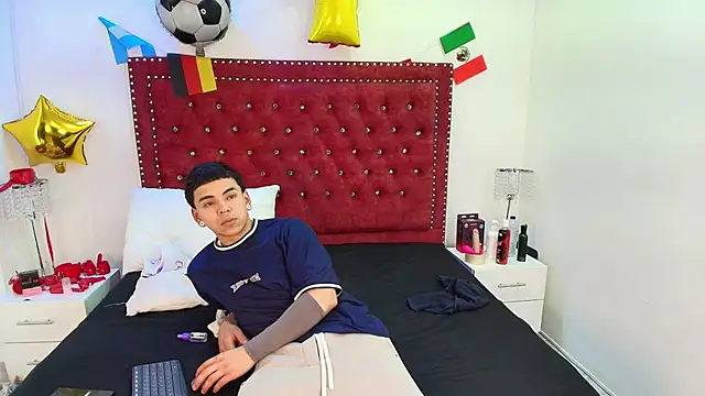 Jaden and sofia online show from 06-30-26, 03:07
