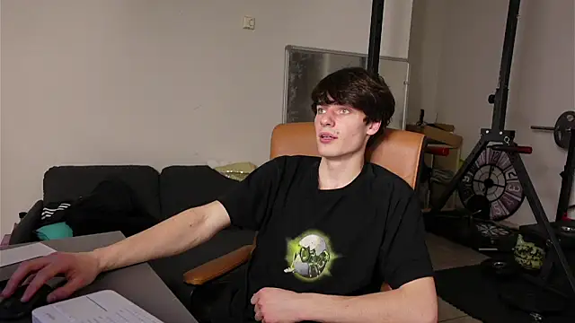 Snapshot of Daniel_Shawnn chatting on 01-11-26, 06:35 Daniel Shawnn online show from 01-11-26, 06:35