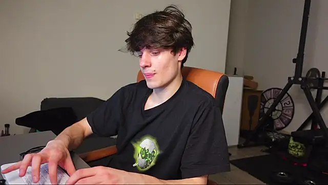 Snapshot of Daniel_Shawnn chatting on 01-12-26, 02:11 Daniel Shawnn online show from 01-12-26, 02:11