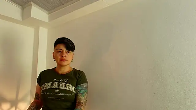 kat paradise online show from 04-10-26, 11:48