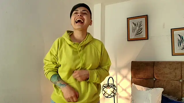 kat paradise online show from 04-18-26, 11:47