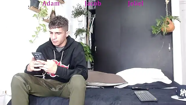 Interracial Snow Bunny online show from 01-05-26, 10:24