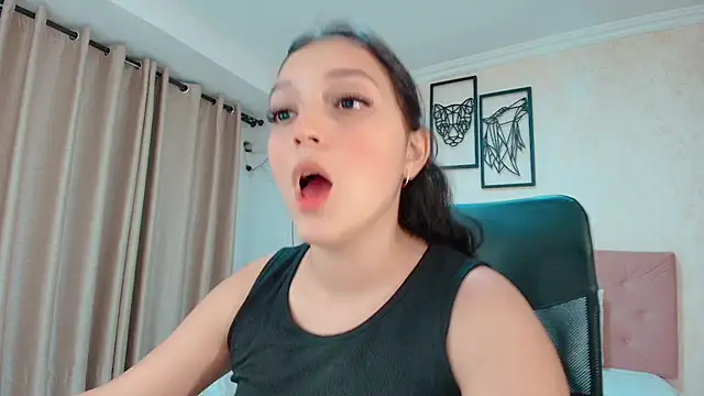 Snapshot of littlemolly_walcott chatting on 07-06-26, 12:51 littlemolly walcott online show from 07-06-26, 12:51