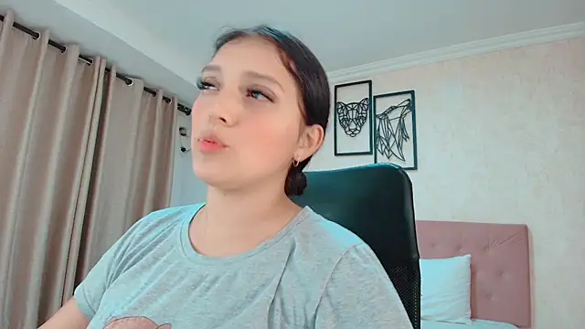 Snapshot of littlemolly_walcott chatting on 07-06-26, 11:51 littlemolly walcott online show from 07-06-26, 11:51