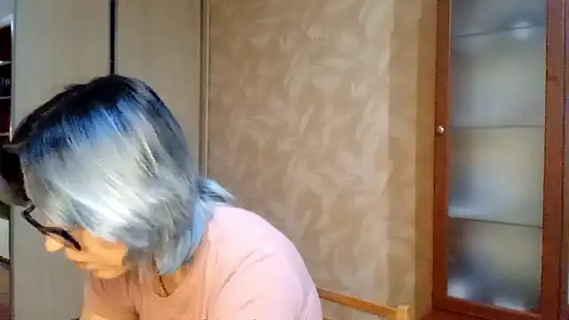 Snapshot of EvonTabb chatting on 02-08-26, 03:04 EvonTabb online show from 02-08-26, 03:04