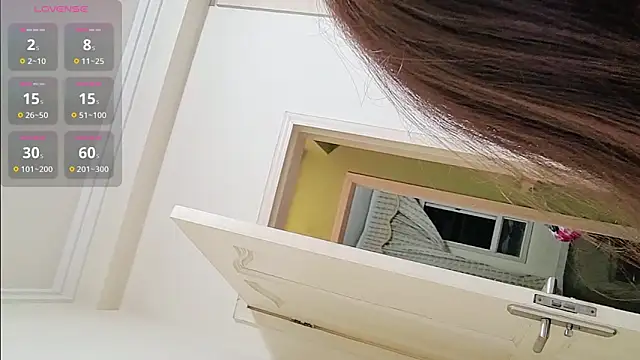 Alice-waner online show from 03-11-26, 01:39